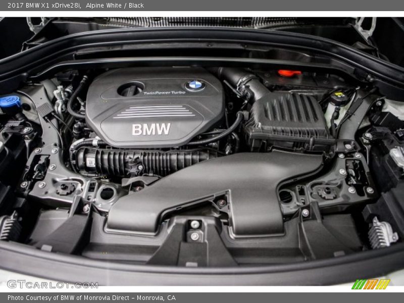 Alpine White / Black 2017 BMW X1 xDrive28i