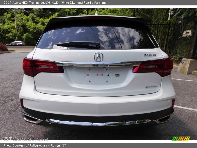 White Diamond Pearl / Parchment 2017 Acura MDX Technology SH-AWD