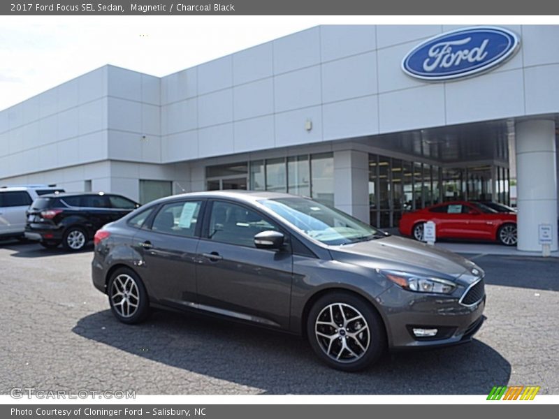 Magnetic / Charcoal Black 2017 Ford Focus SEL Sedan