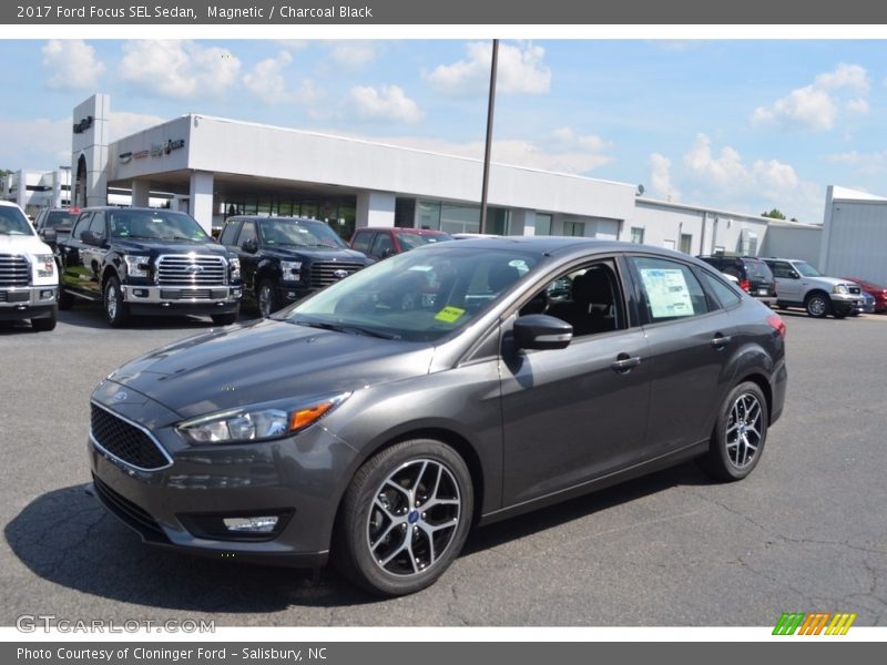Magnetic / Charcoal Black 2017 Ford Focus SEL Sedan