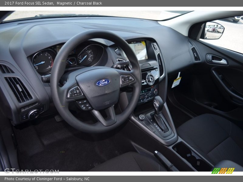 Magnetic / Charcoal Black 2017 Ford Focus SEL Sedan