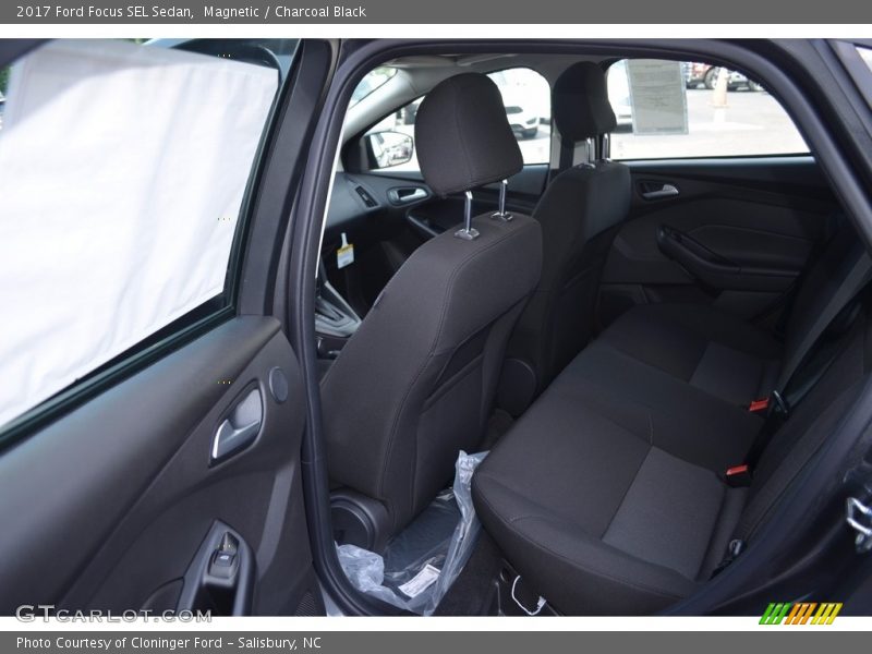 Magnetic / Charcoal Black 2017 Ford Focus SEL Sedan
