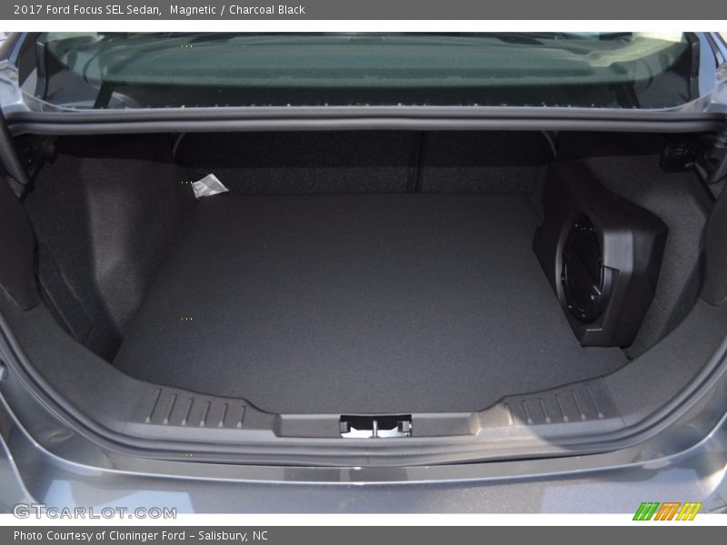Magnetic / Charcoal Black 2017 Ford Focus SEL Sedan