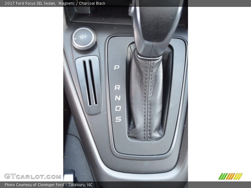 Magnetic / Charcoal Black 2017 Ford Focus SEL Sedan