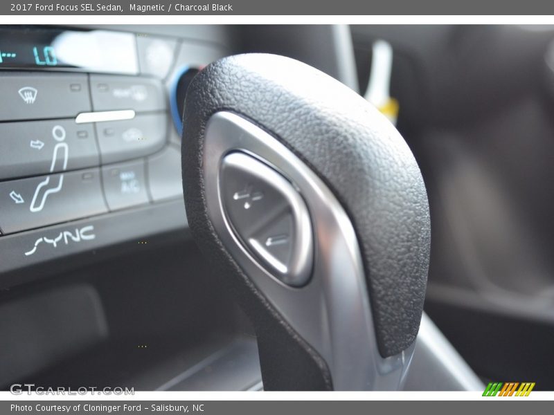 Magnetic / Charcoal Black 2017 Ford Focus SEL Sedan