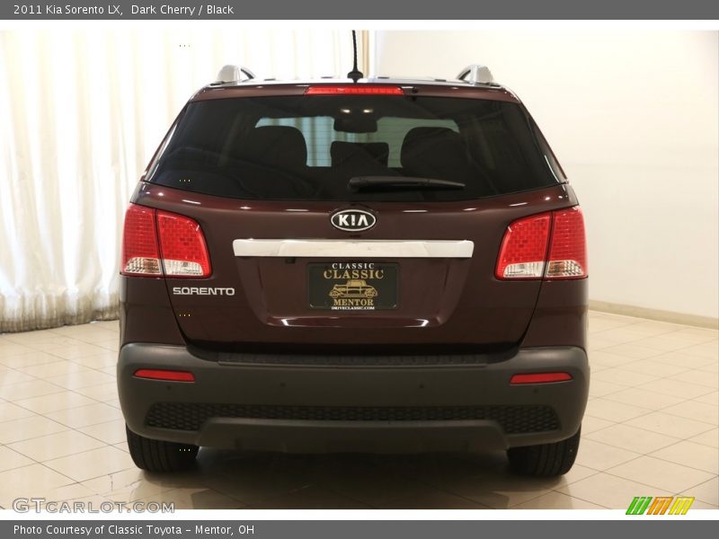 Dark Cherry / Black 2011 Kia Sorento LX