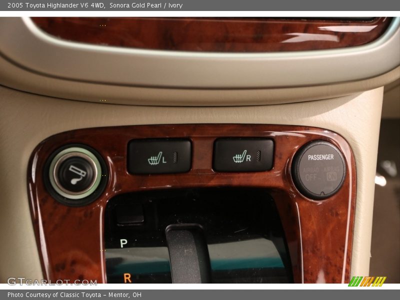 Sonora Gold Pearl / Ivory 2005 Toyota Highlander V6 4WD