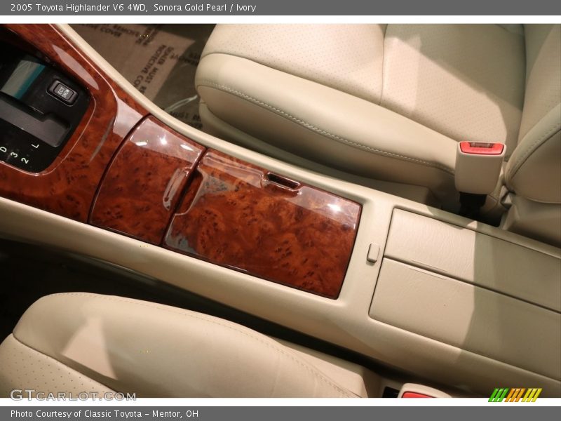 Sonora Gold Pearl / Ivory 2005 Toyota Highlander V6 4WD