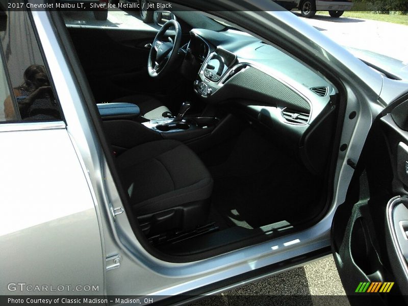 Silver Ice Metallic / Jet Black 2017 Chevrolet Malibu LT