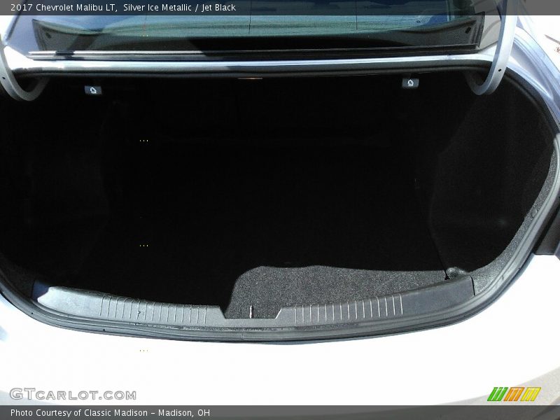 Silver Ice Metallic / Jet Black 2017 Chevrolet Malibu LT