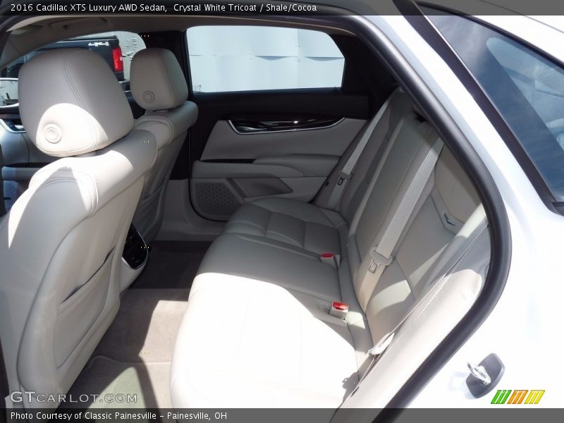 Crystal White Tricoat / Shale/Cocoa 2016 Cadillac XTS Luxury AWD Sedan