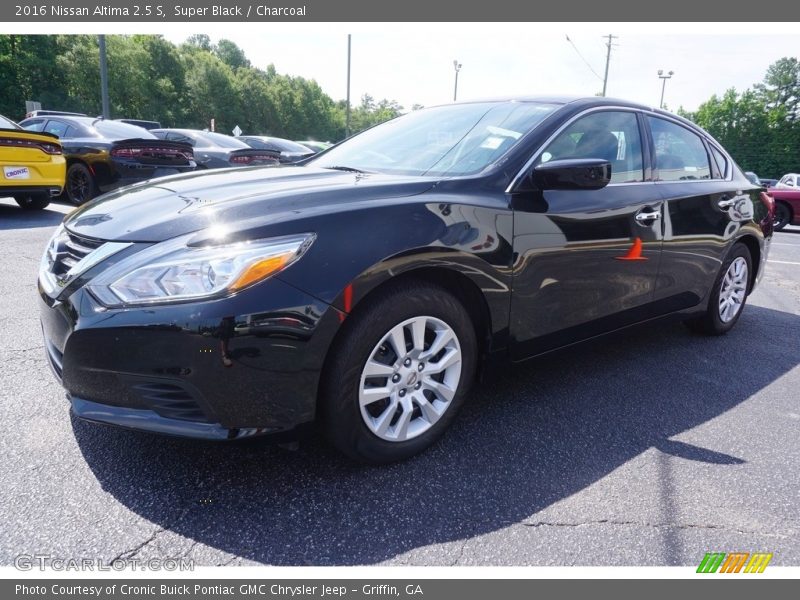 Super Black / Charcoal 2016 Nissan Altima 2.5 S