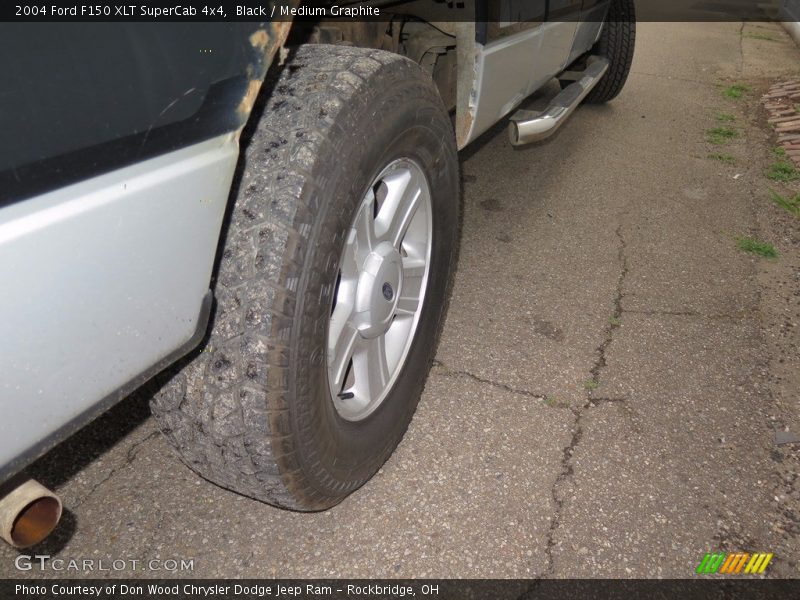 Black / Medium Graphite 2004 Ford F150 XLT SuperCab 4x4