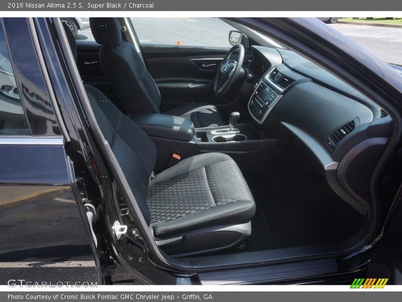 Super Black / Charcoal 2016 Nissan Altima 2.5 S