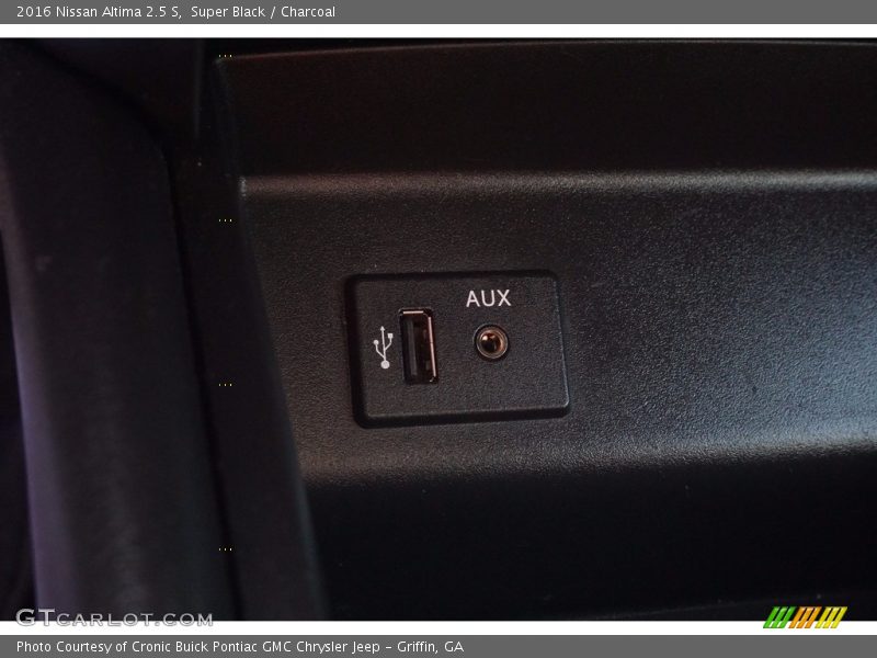 Super Black / Charcoal 2016 Nissan Altima 2.5 S