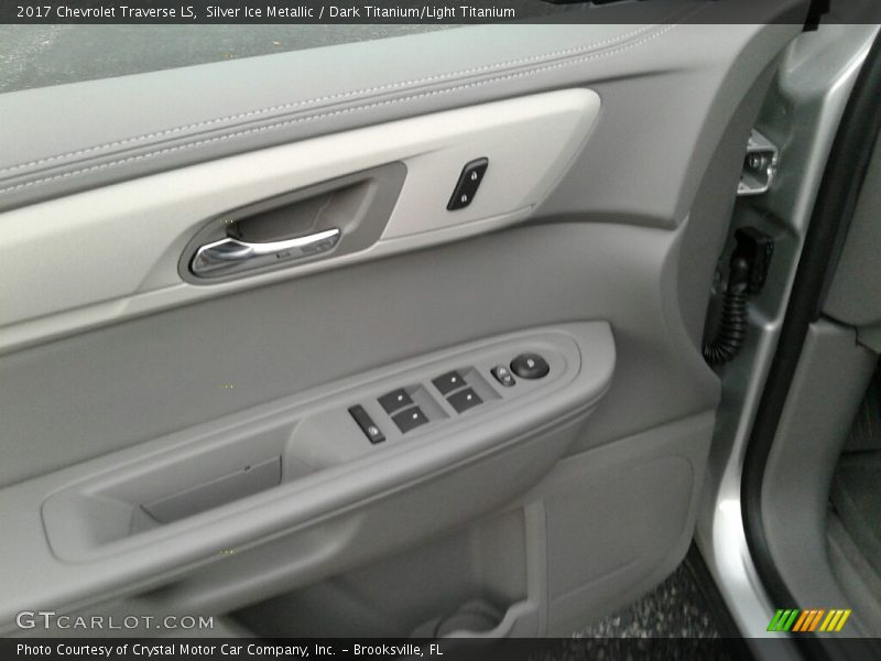Silver Ice Metallic / Dark Titanium/Light Titanium 2017 Chevrolet Traverse LS