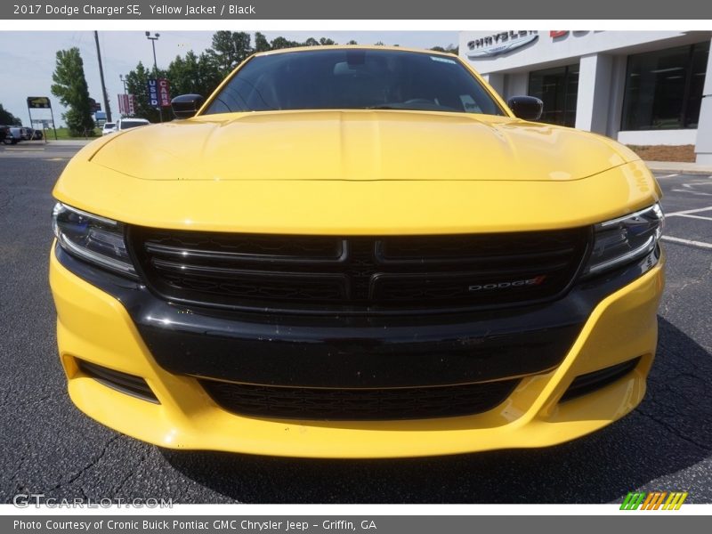 Yellow Jacket / Black 2017 Dodge Charger SE
