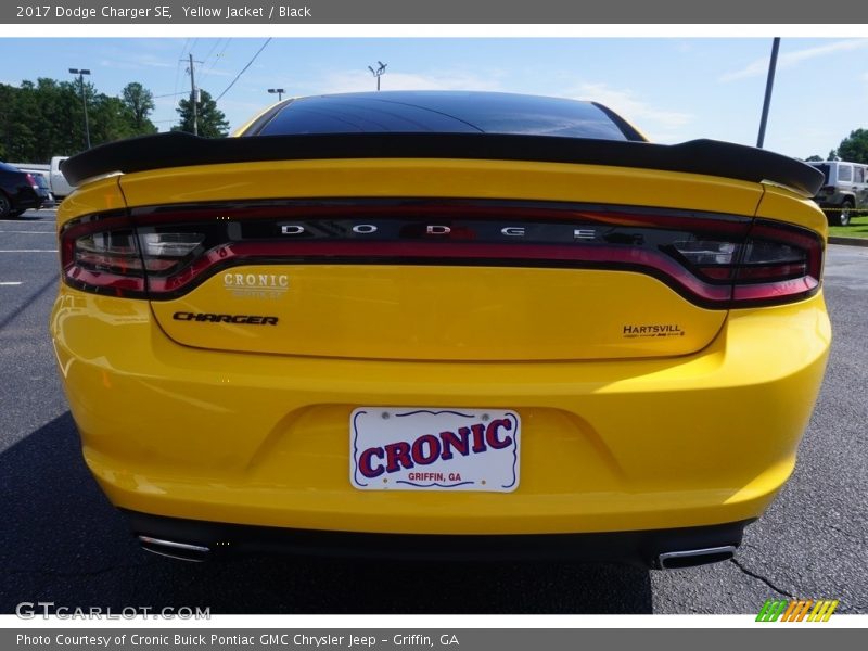 Yellow Jacket / Black 2017 Dodge Charger SE