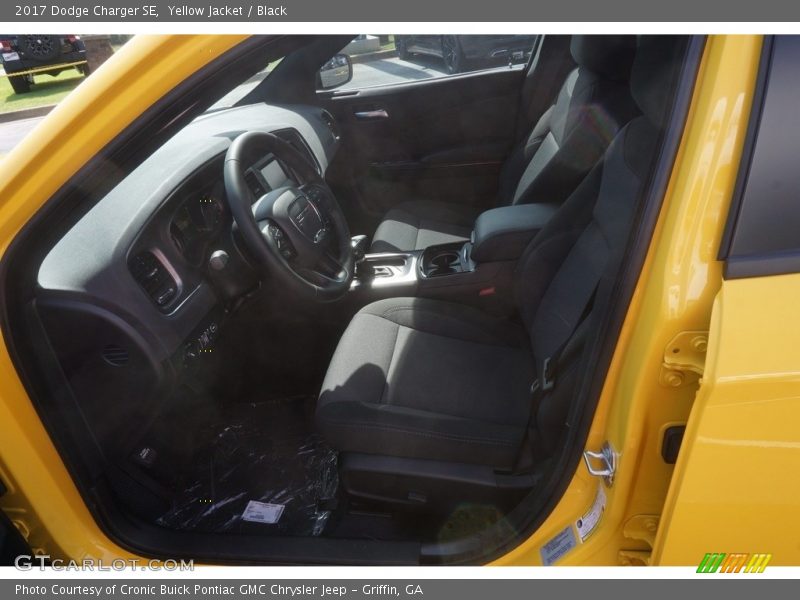 Yellow Jacket / Black 2017 Dodge Charger SE