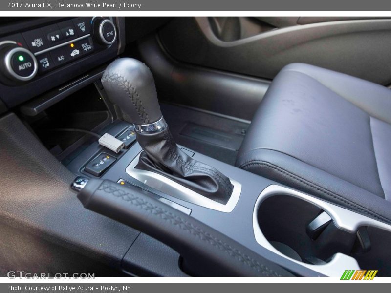 Bellanova White Pearl / Ebony 2017 Acura ILX
