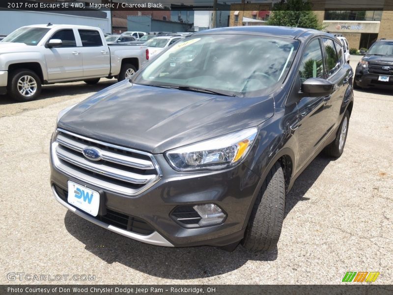 Magnetic / Charcoal Black 2017 Ford Escape SE 4WD