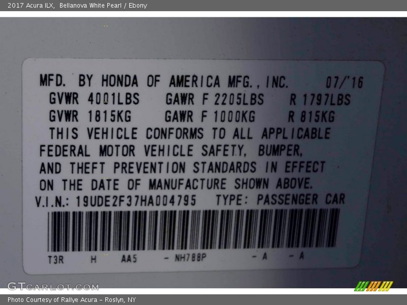 Bellanova White Pearl / Ebony 2017 Acura ILX