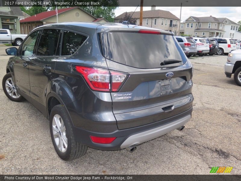 Magnetic / Charcoal Black 2017 Ford Escape SE 4WD