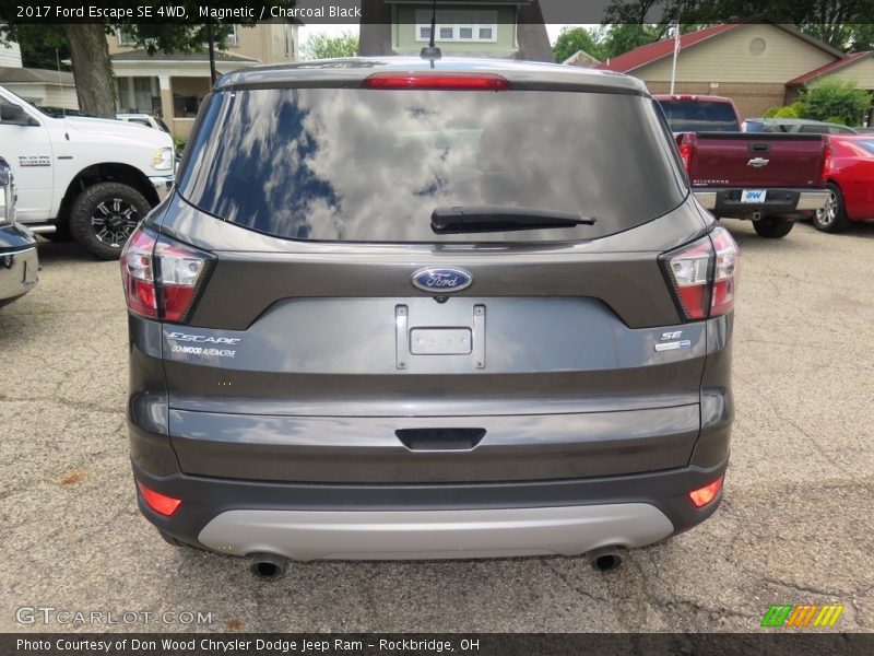 Magnetic / Charcoal Black 2017 Ford Escape SE 4WD
