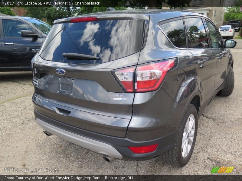 Magnetic / Charcoal Black 2017 Ford Escape SE 4WD
