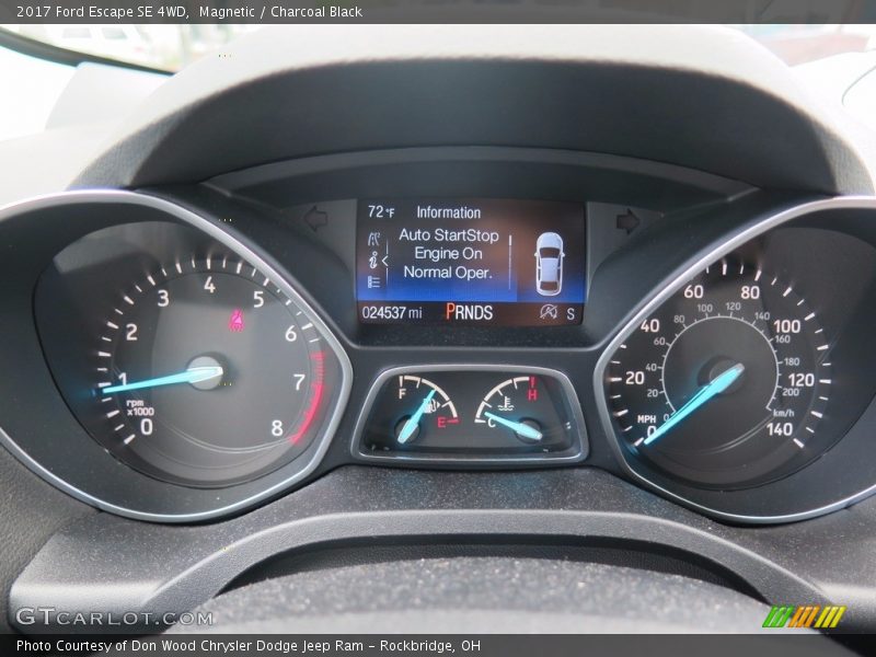 Magnetic / Charcoal Black 2017 Ford Escape SE 4WD