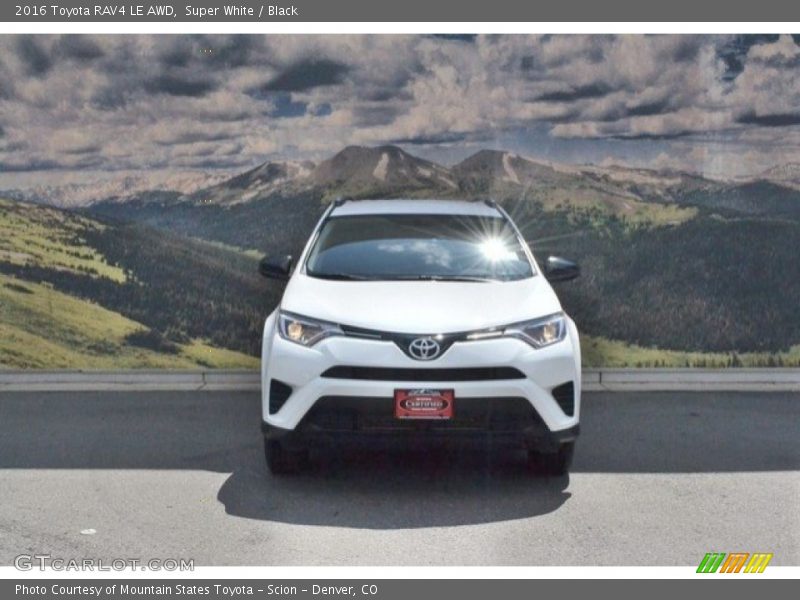 Super White / Black 2016 Toyota RAV4 LE AWD