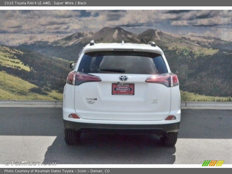 Super White / Black 2016 Toyota RAV4 LE AWD