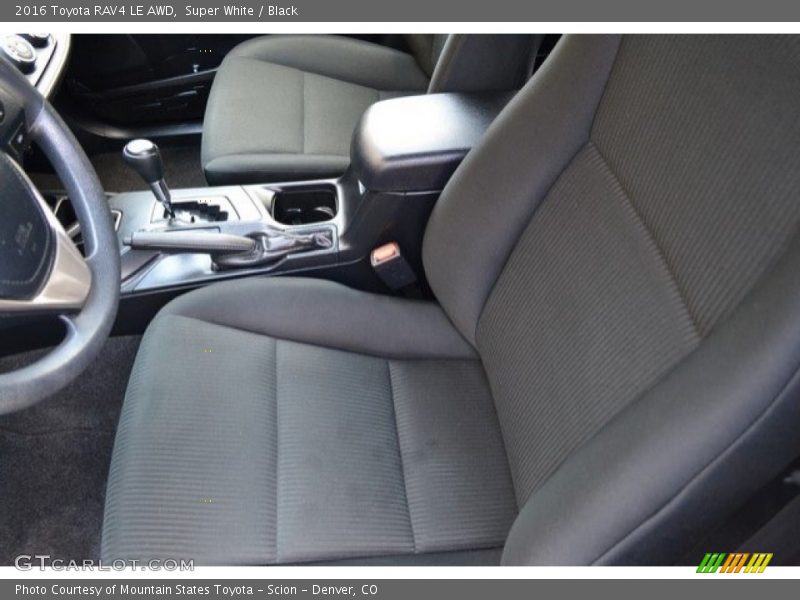 Super White / Black 2016 Toyota RAV4 LE AWD