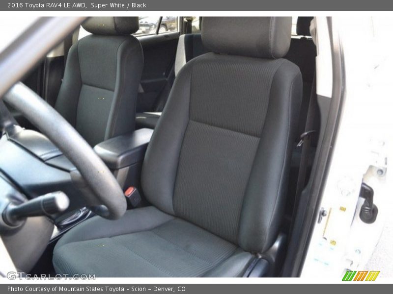 Super White / Black 2016 Toyota RAV4 LE AWD