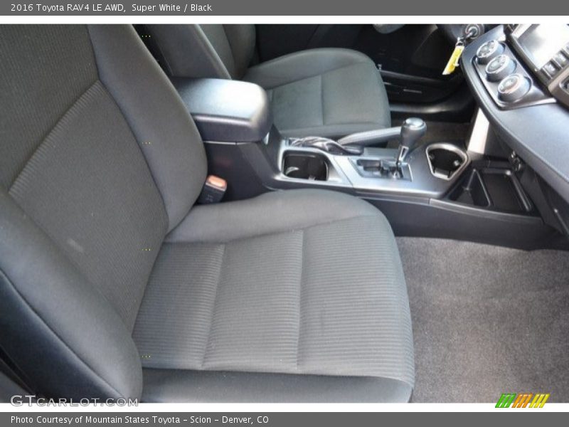 Super White / Black 2016 Toyota RAV4 LE AWD