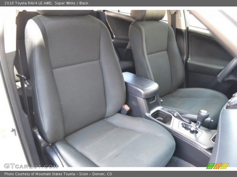 Super White / Black 2016 Toyota RAV4 LE AWD