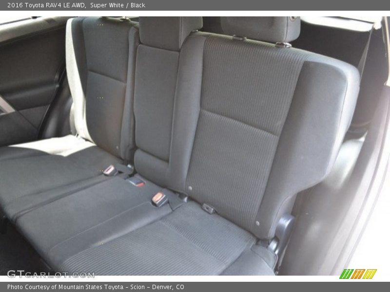 Super White / Black 2016 Toyota RAV4 LE AWD