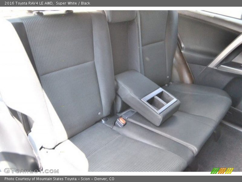 Super White / Black 2016 Toyota RAV4 LE AWD