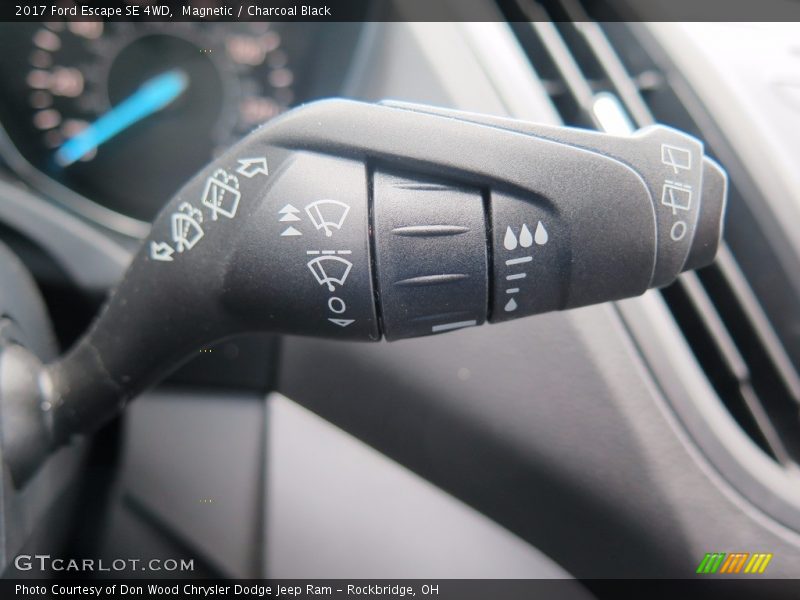 Magnetic / Charcoal Black 2017 Ford Escape SE 4WD
