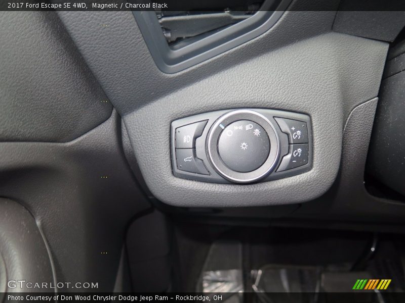 Magnetic / Charcoal Black 2017 Ford Escape SE 4WD