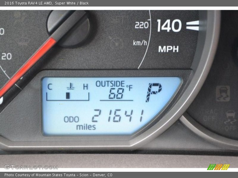 Super White / Black 2016 Toyota RAV4 LE AWD