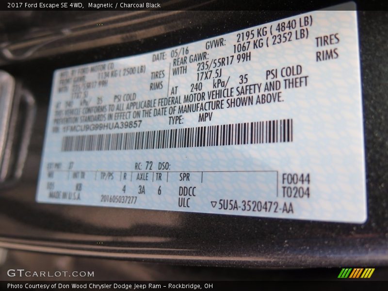 Magnetic / Charcoal Black 2017 Ford Escape SE 4WD