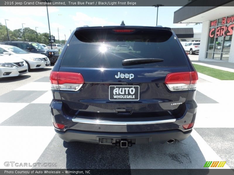 True Blue Pearl / Black/Light Frost Beige 2016 Jeep Grand Cherokee Limited