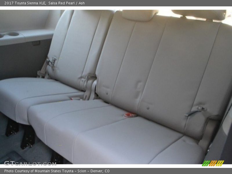 Salsa Red Pearl / Ash 2017 Toyota Sienna XLE