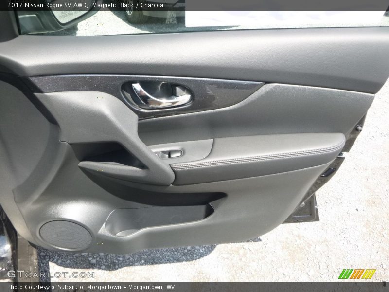 Magnetic Black / Charcoal 2017 Nissan Rogue SV AWD