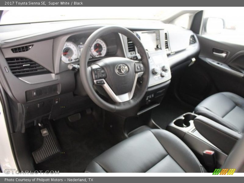 Super White / Black 2017 Toyota Sienna SE