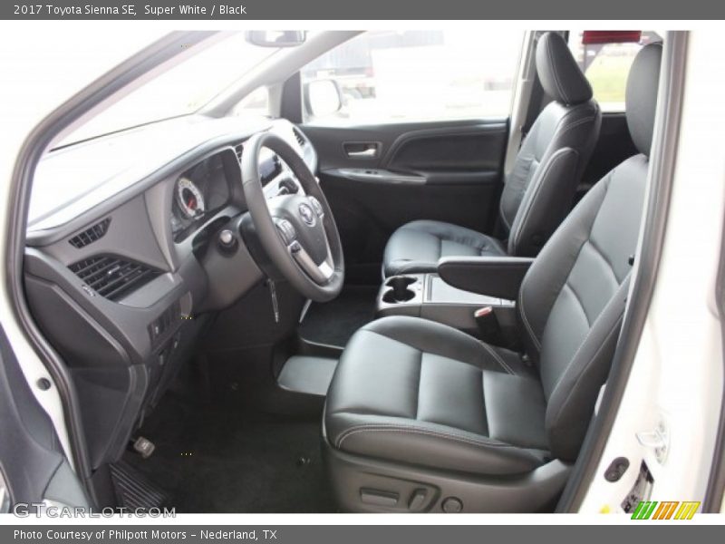  2017 Sienna SE Black Interior