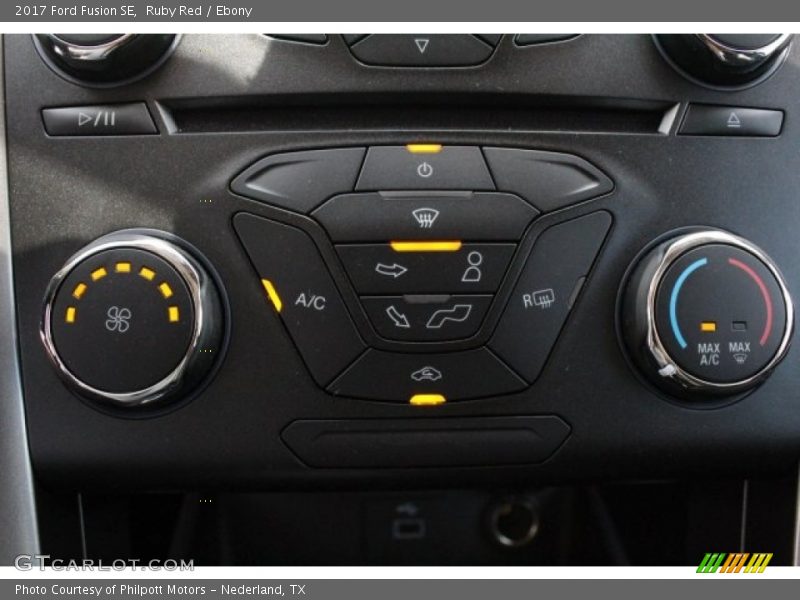 Ruby Red / Ebony 2017 Ford Fusion SE
