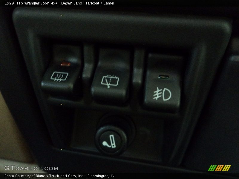 Desert Sand Pearlcoat / Camel 1999 Jeep Wrangler Sport 4x4