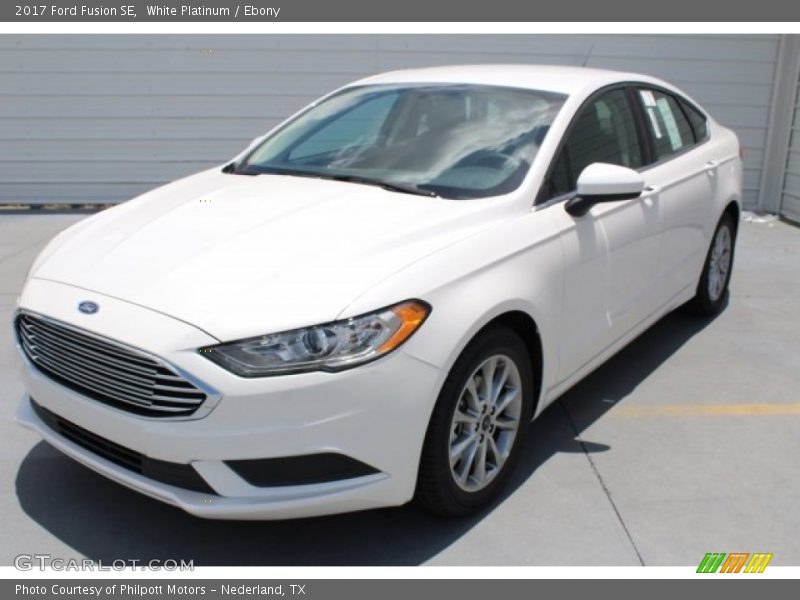 White Platinum / Ebony 2017 Ford Fusion SE